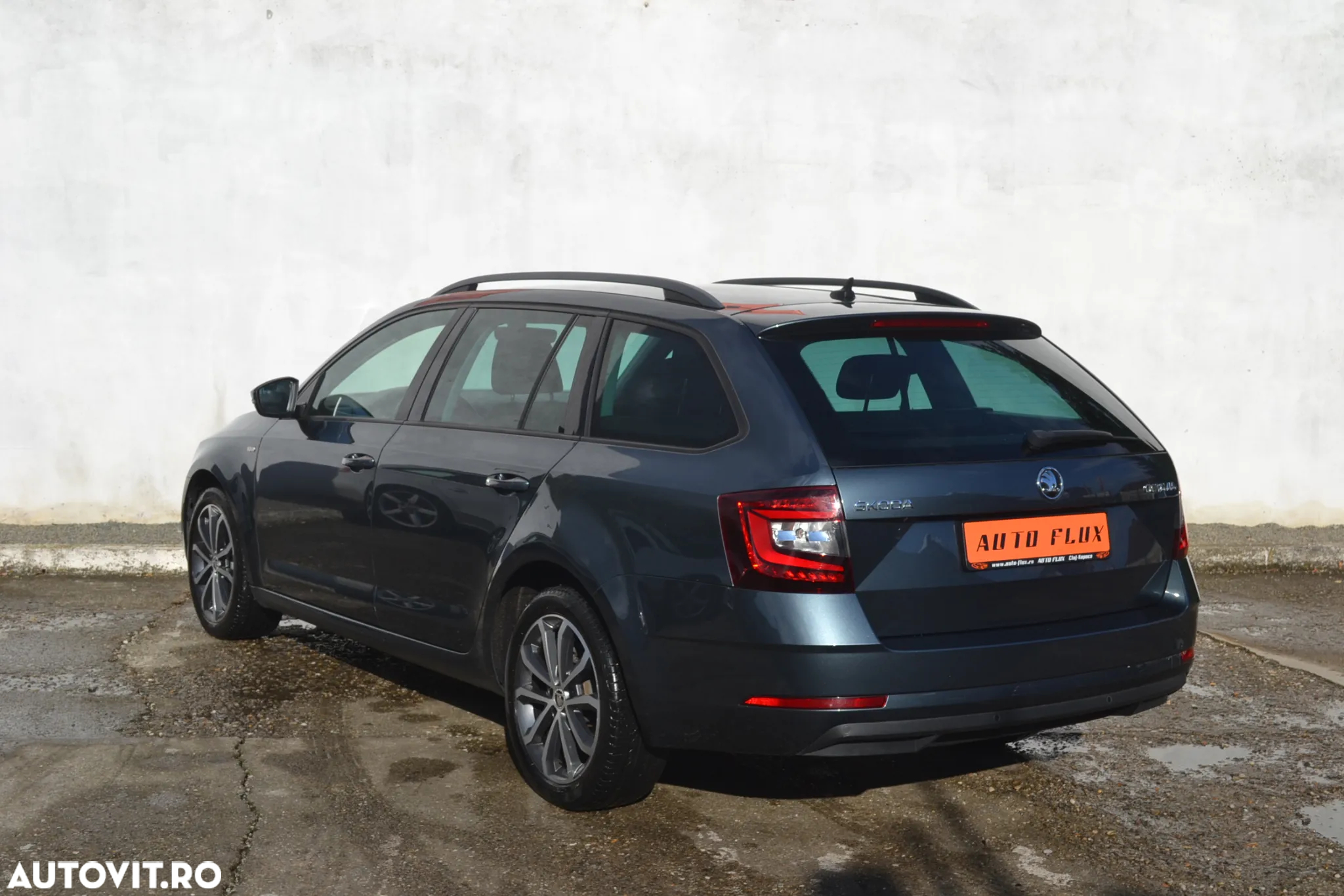 Skoda Octavia Combi Diesel 1.6 TDI DSG Style - 4