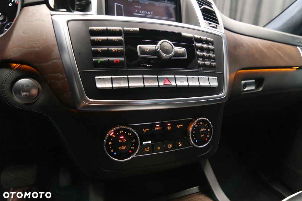 Mercedes-Benz GL - 23