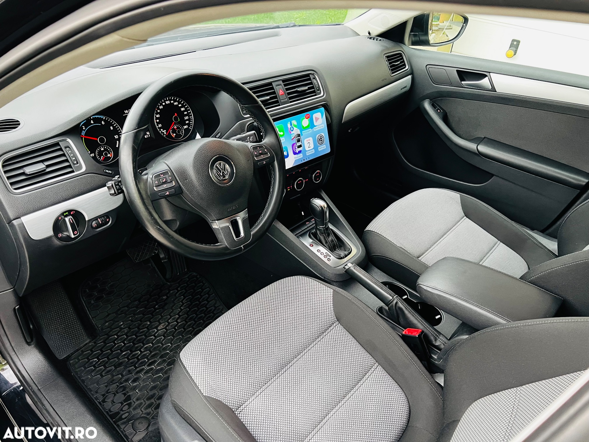 Volkswagen Jetta 1.4 Hybrid DSG Comfortline - 9