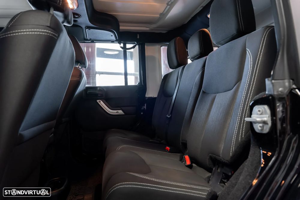 Jeep Wrangler Unlimited 2.8 CRD ATX Sahara Adventure Edition - 9