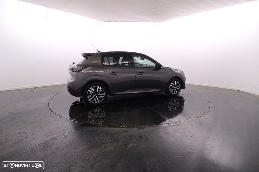 Peugeot 208 1.2 PureTech Allure EAT8 - 8