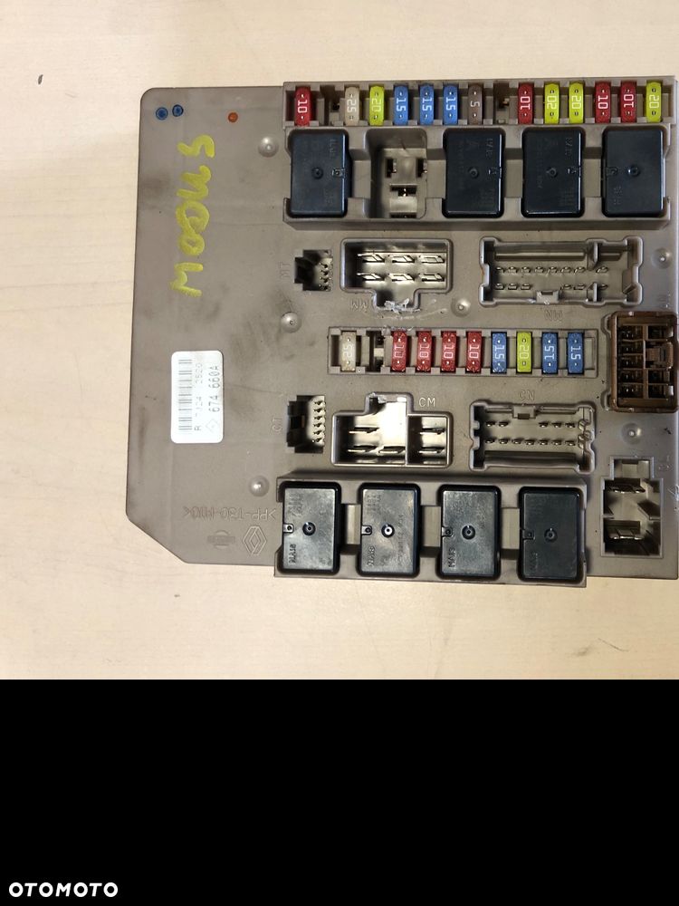 Moduł BSI skrzynka bezpieczników Renault CLIO Modus 674660A - 1