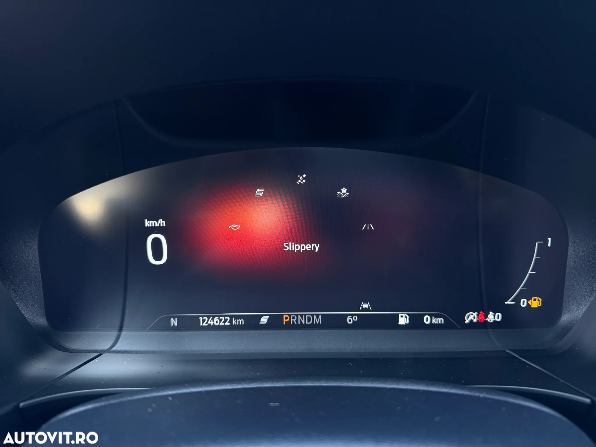 Ford Kuga 2.0 EcoBlue A8 AWD ST Line - 28