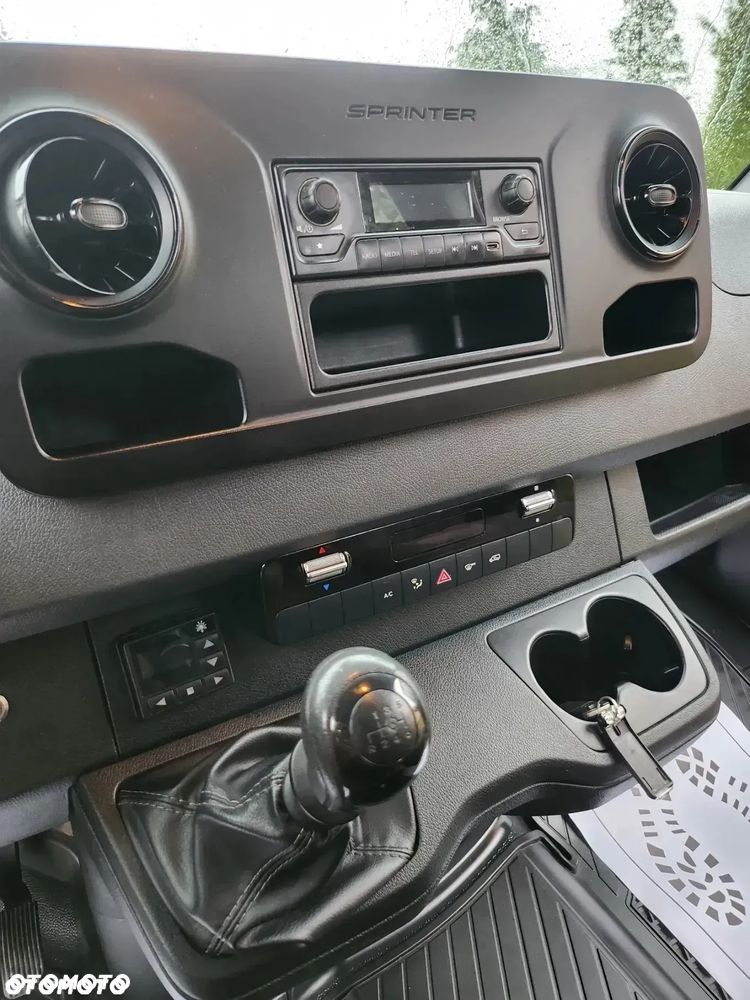 Mercedes-Benz Sprinter - 9