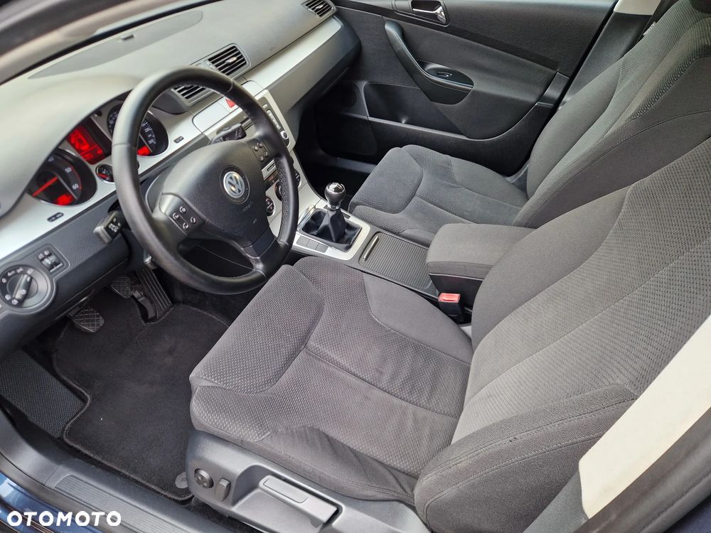 Volkswagen Passat 1.9 TDI Comfortline - 35