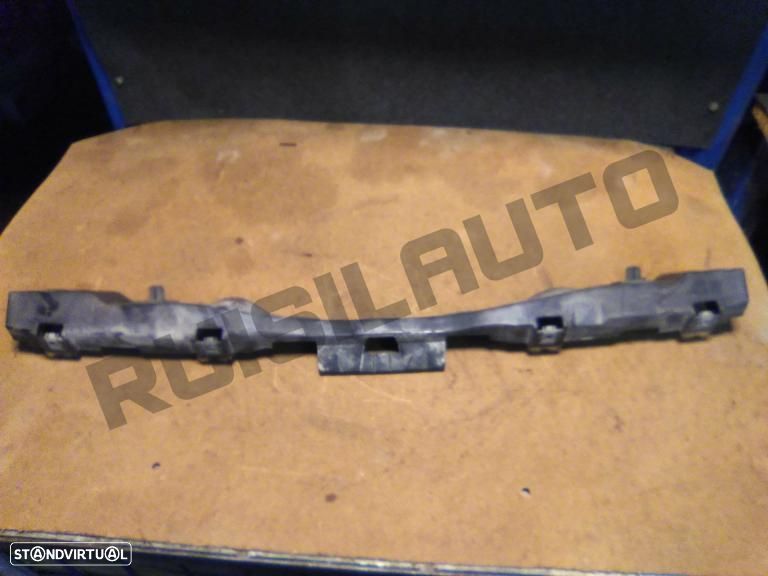 Guia / Encaixe Pára-choques Trás Meio  Renault Scenic Ii [2003_ - 1