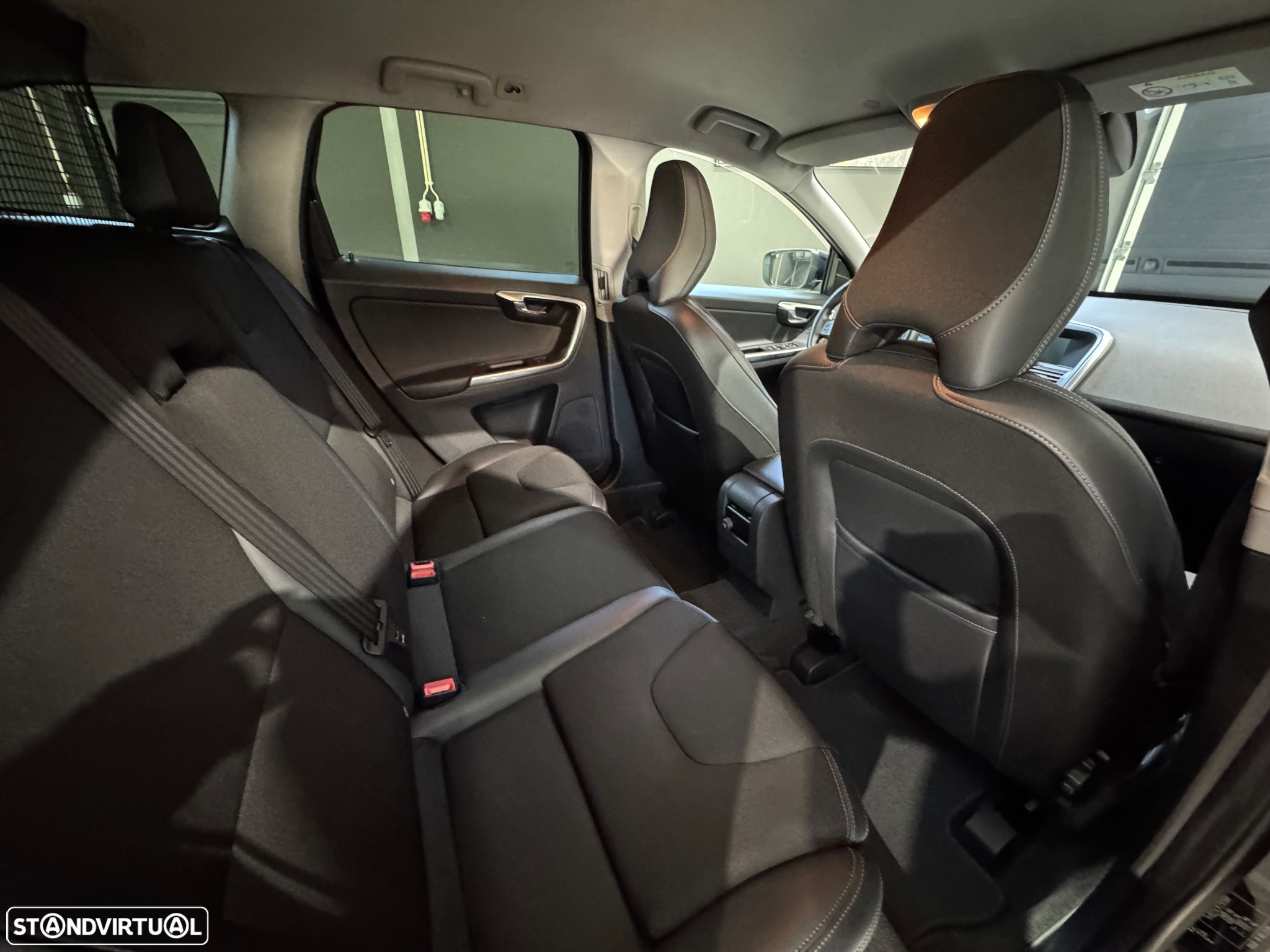 Volvo XC 60 2.0 D4 Momentum - 18