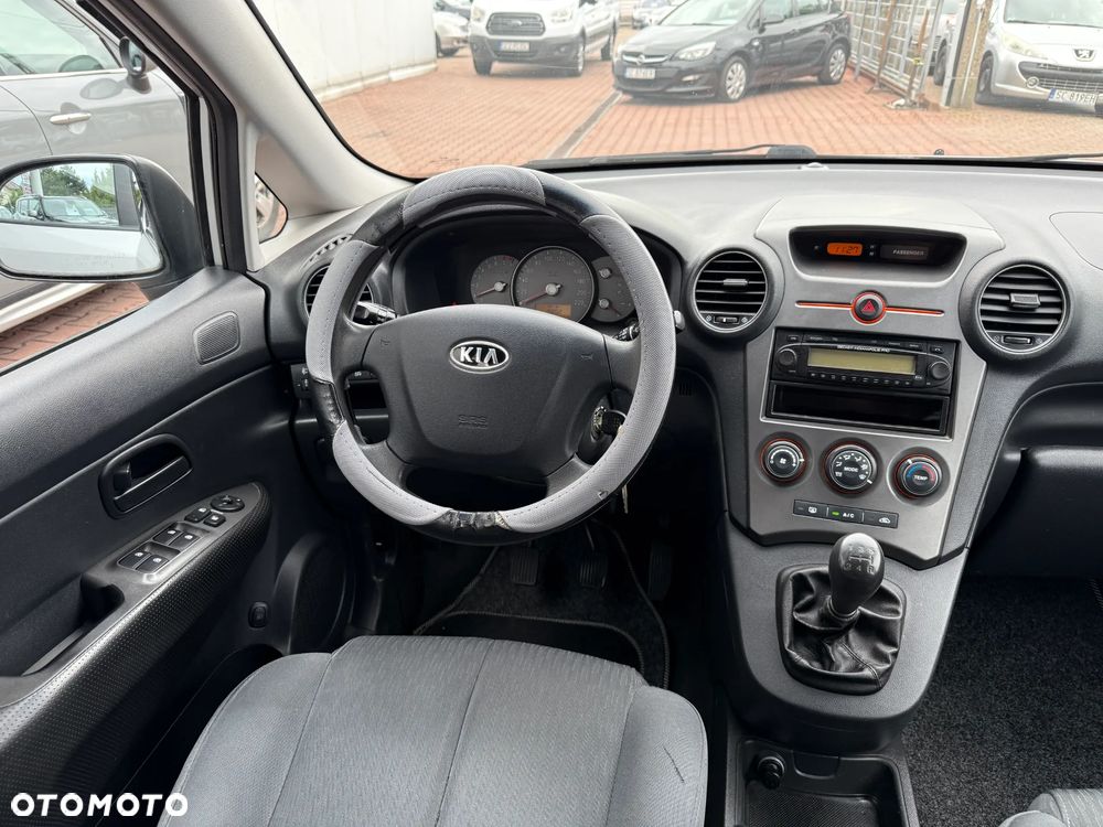 Kia Carens 2.0 CVVT EX - 15