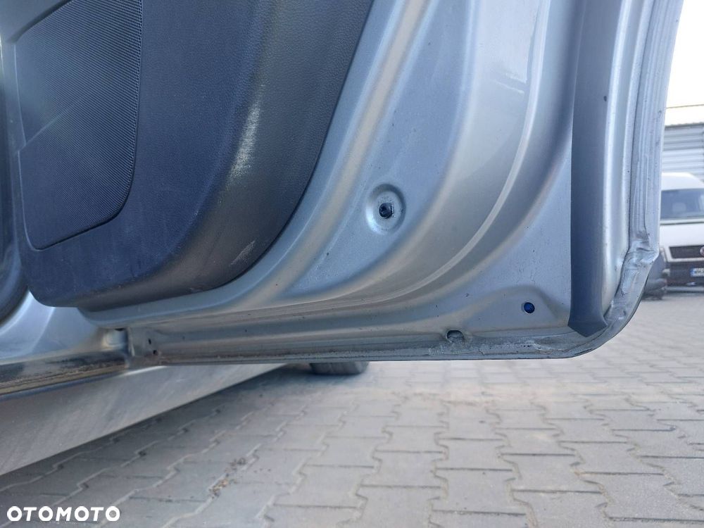 DRZWI KOMPLETNE PRAWY TYŁ VOLVO V50 I 426-26 - 4