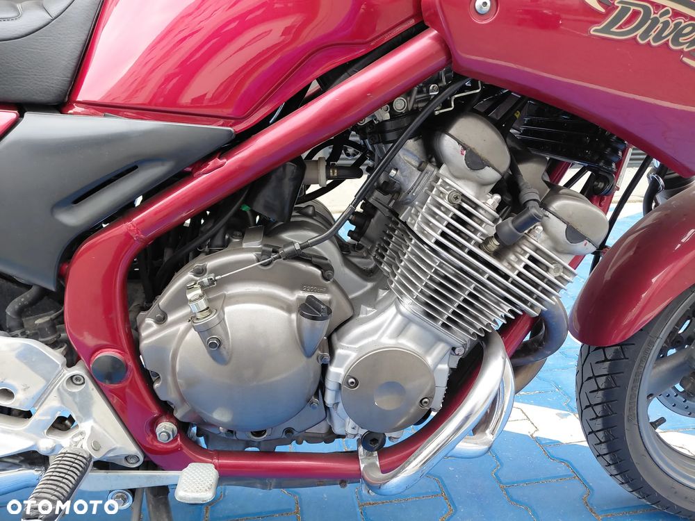 Yamaha XJ - 13