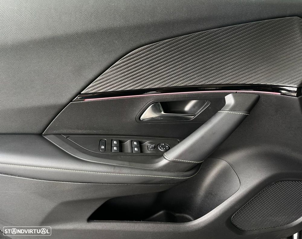 Peugeot e-2008 50 kWh GT - 9