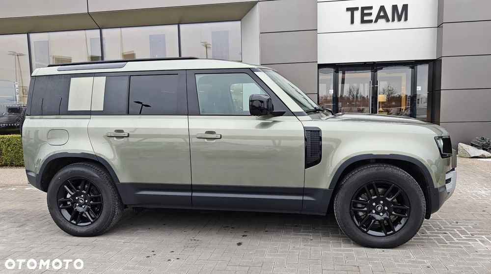 Land Rover Defender - 13