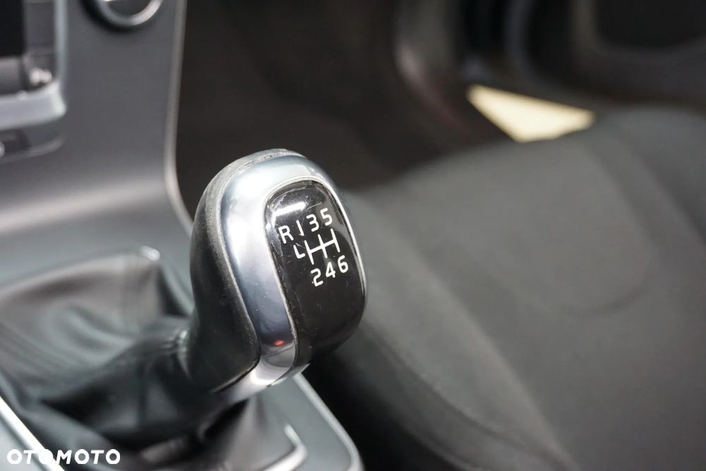 Volvo V40 D2 Kinetic - 31