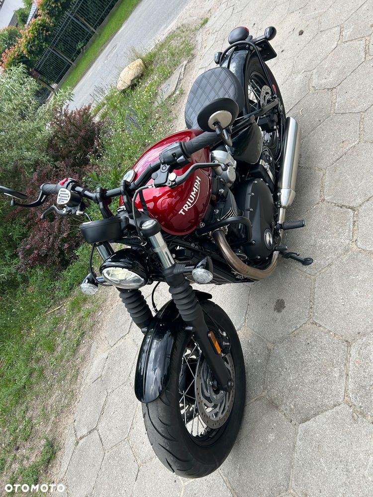 Triumph Bonneville Bobber - 21