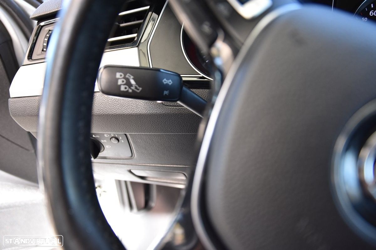 VW Passat 1.6 TDI Confortline - 16