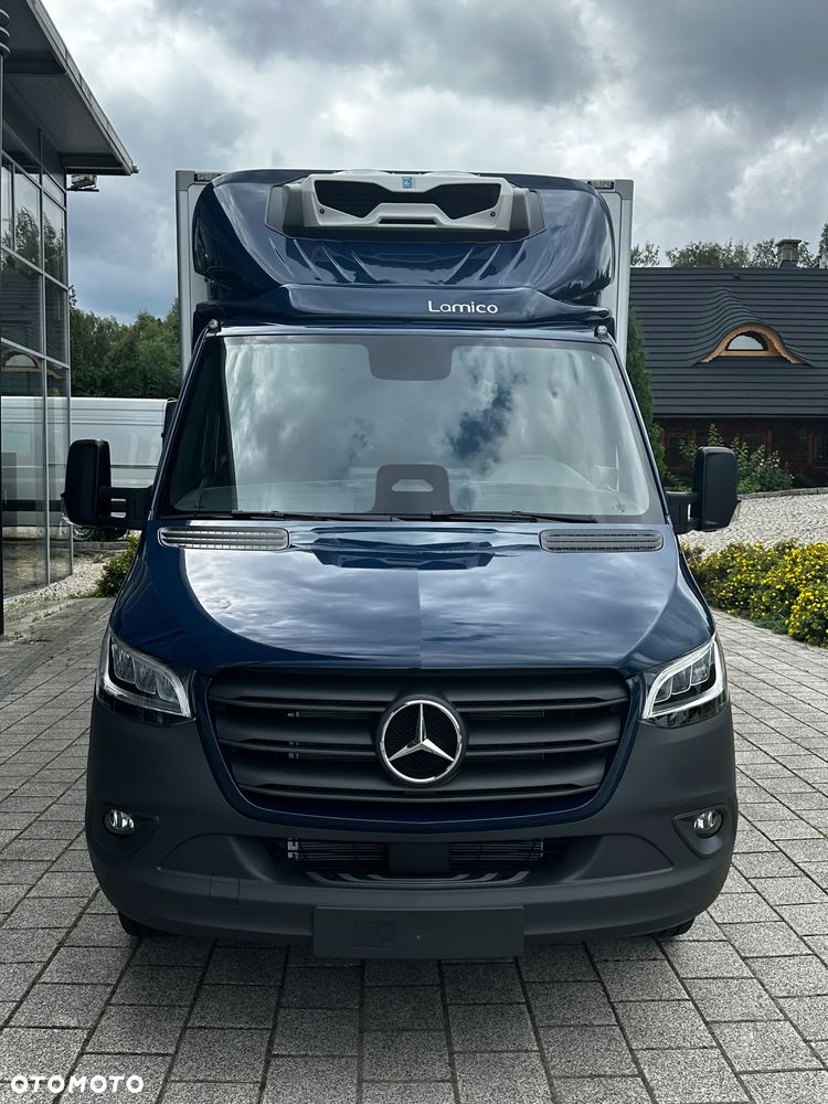 Mercedes-Benz Sprinter - 4