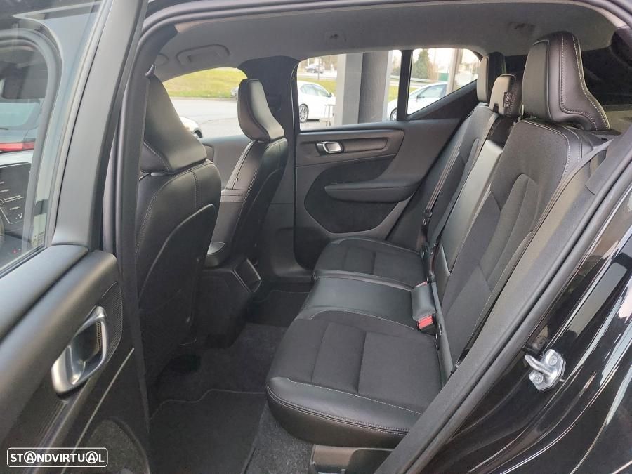 Volvo XC 40 2.0 D3 Momentum - 32