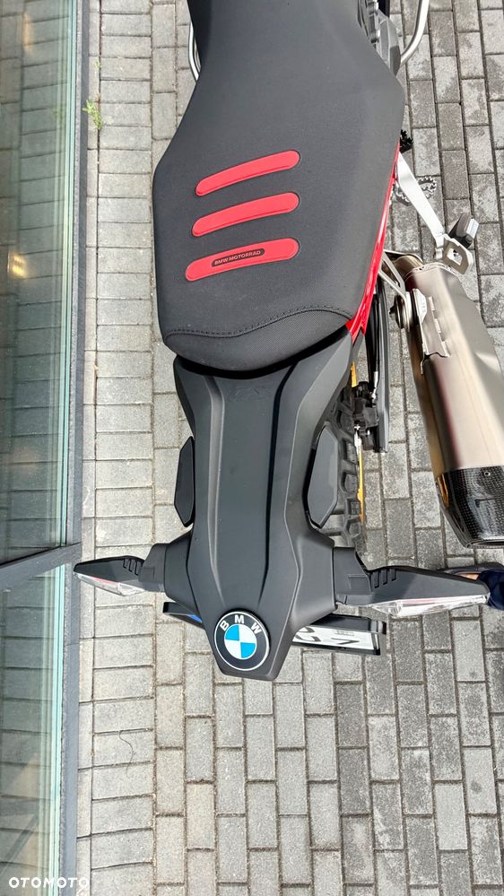 BMW F - 13
