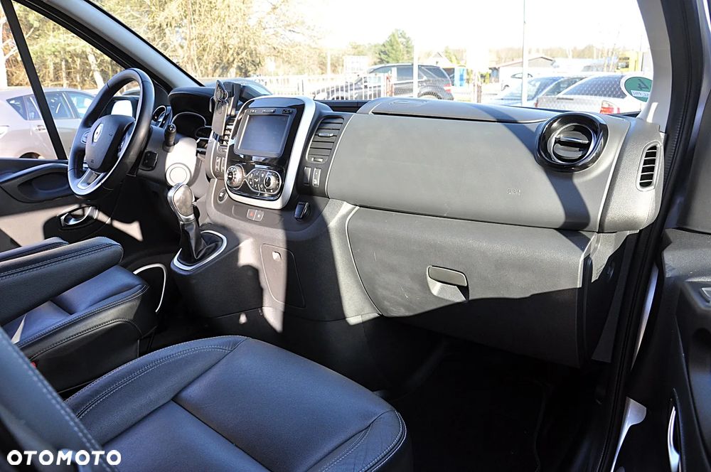 Renault Trafic Blue Spaceclass - 18