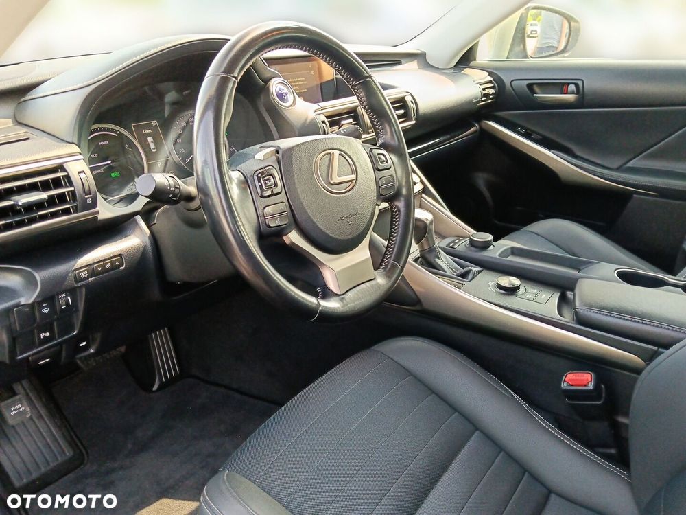 Lexus IS - 11