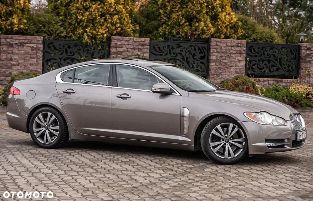 Jaguar XF 4.2 SV8 - 3