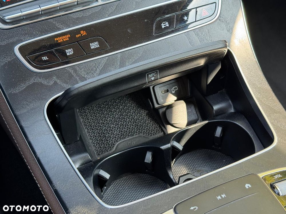 Mercedes-Benz Klasa E 220 d 4-Matic Avantgarde - 33