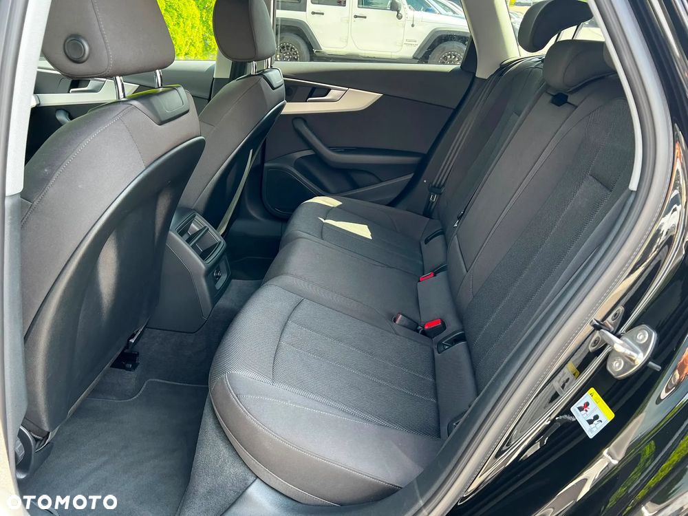 Audi A4 Avant 30 TDI S tronic - 14