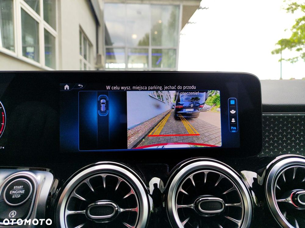 Mercedes-Benz GLB 200 Progressive 7G-DCT - 38