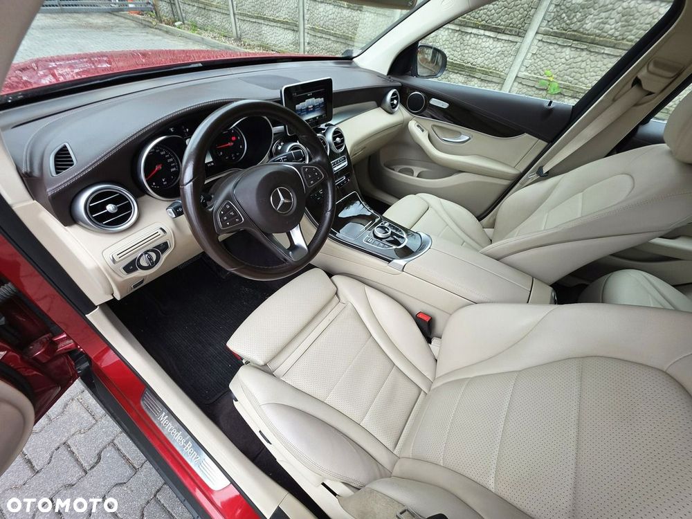 Mercedes-Benz GLC 220 d 4Matic 9G-TRONIC - 11