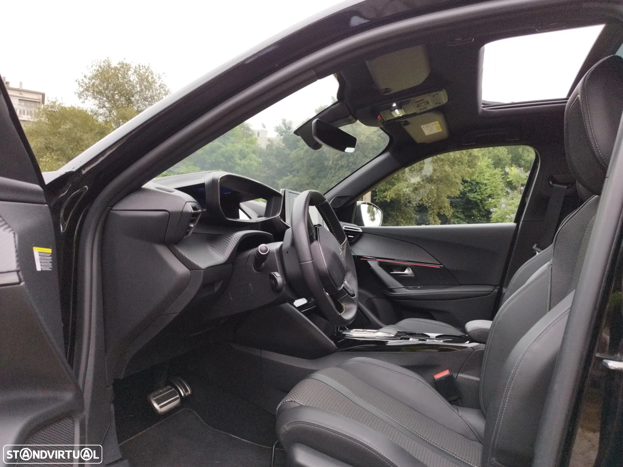Peugeot e-2008 50 kWh GT Pack - 9