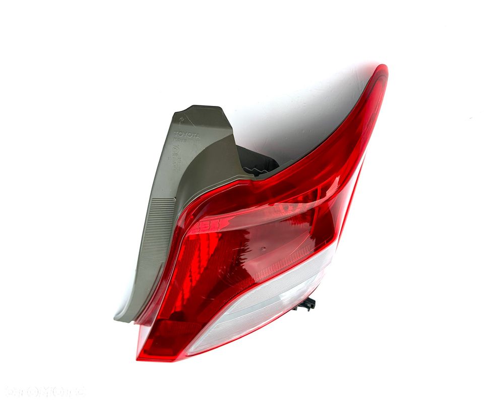 TOYOTA YARIS 3 III 2010 - 2014 LAMPA TYŁ PRAWA R EUROPA ORYGINAŁ OE - 4
