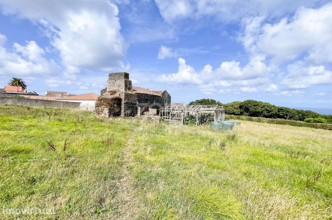 Ruína em Santa Bárbara, em Ponta Delgada - Grande imagem: 5/5