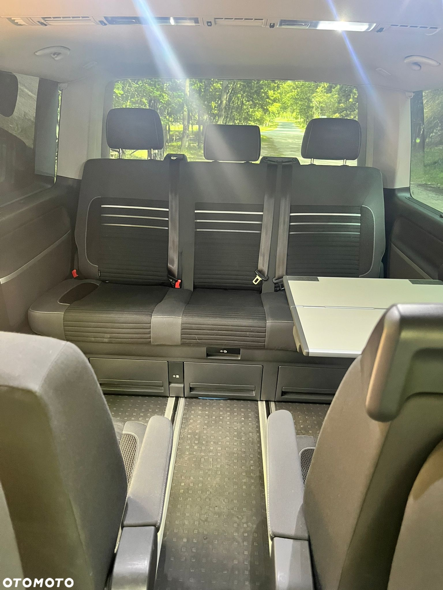 Volkswagen Multivan - 15