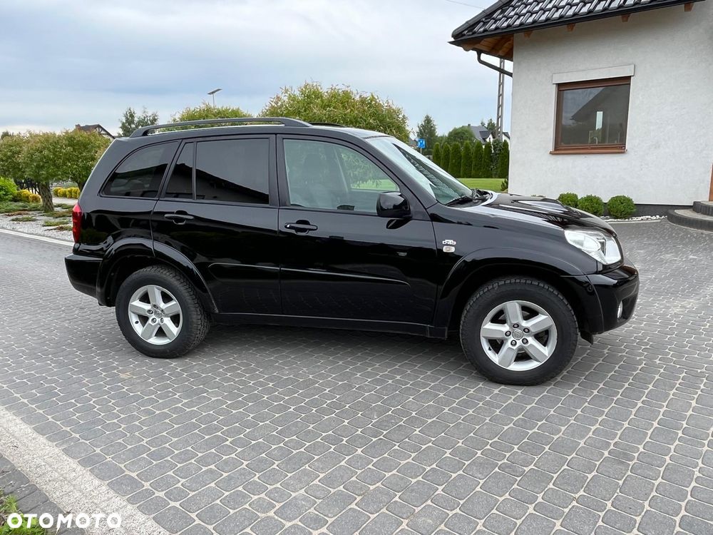 Toyota RAV4 D-4D 4x4 - 6