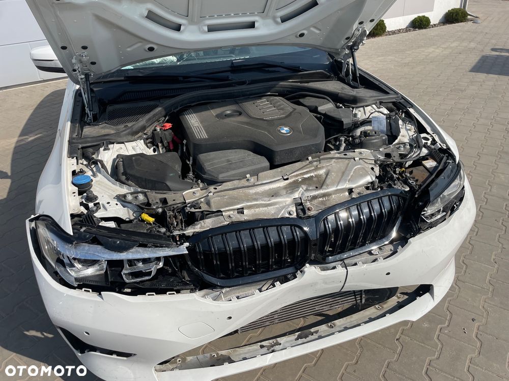 BMW Seria 3 318i Sport - 8
