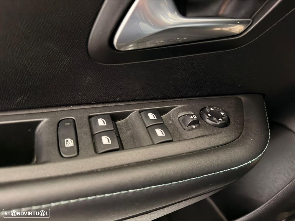 Peugeot e-208 50 kWh Allure - 22