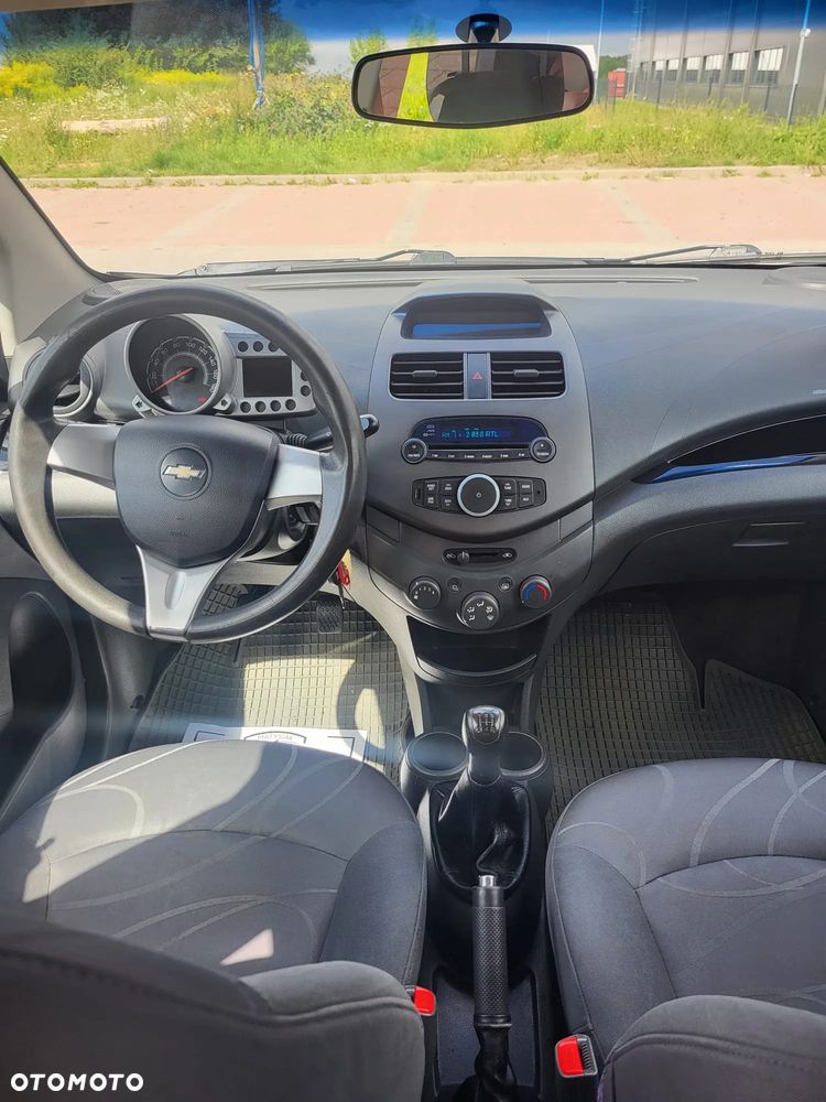 Chevrolet Spark 1.0 Base+ - 25