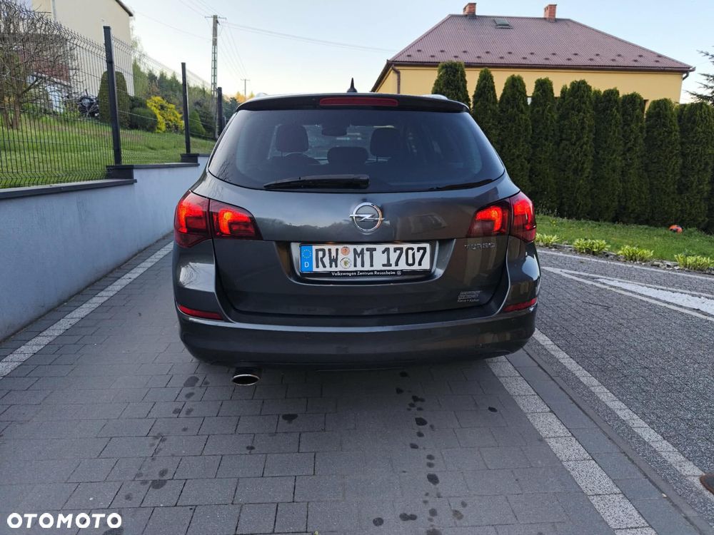 Opel Astra 1.6 Turbo Cosmo - 9