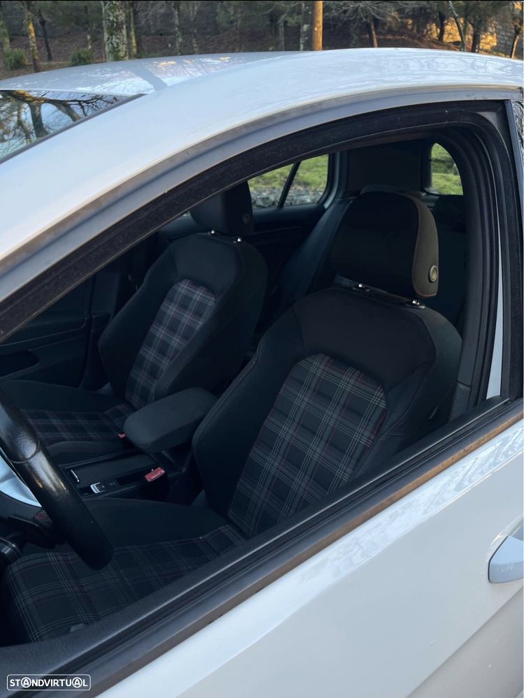 VW Golf GTI BlueMotion DSG - 16