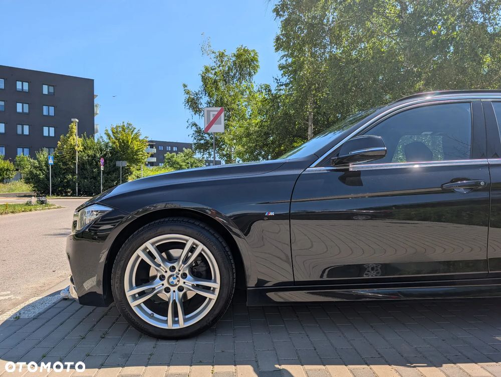 BMW Seria 3 320i xDrive M Sport Shadow sport - 2