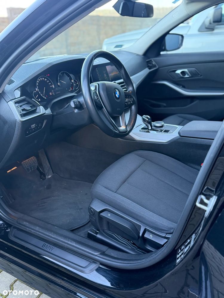 BMW Seria 3 320d xDrive Edition Luxury Line Purity - 10