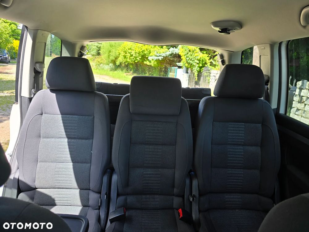 Volkswagen Touran - 26
