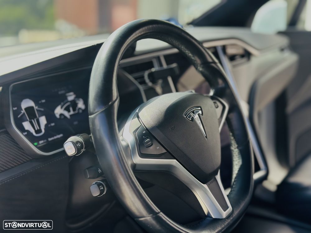 Tesla Model X 100D — fotografia 6