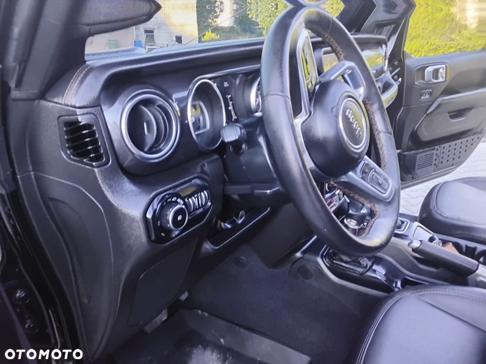 Jeep Wrangler - 15