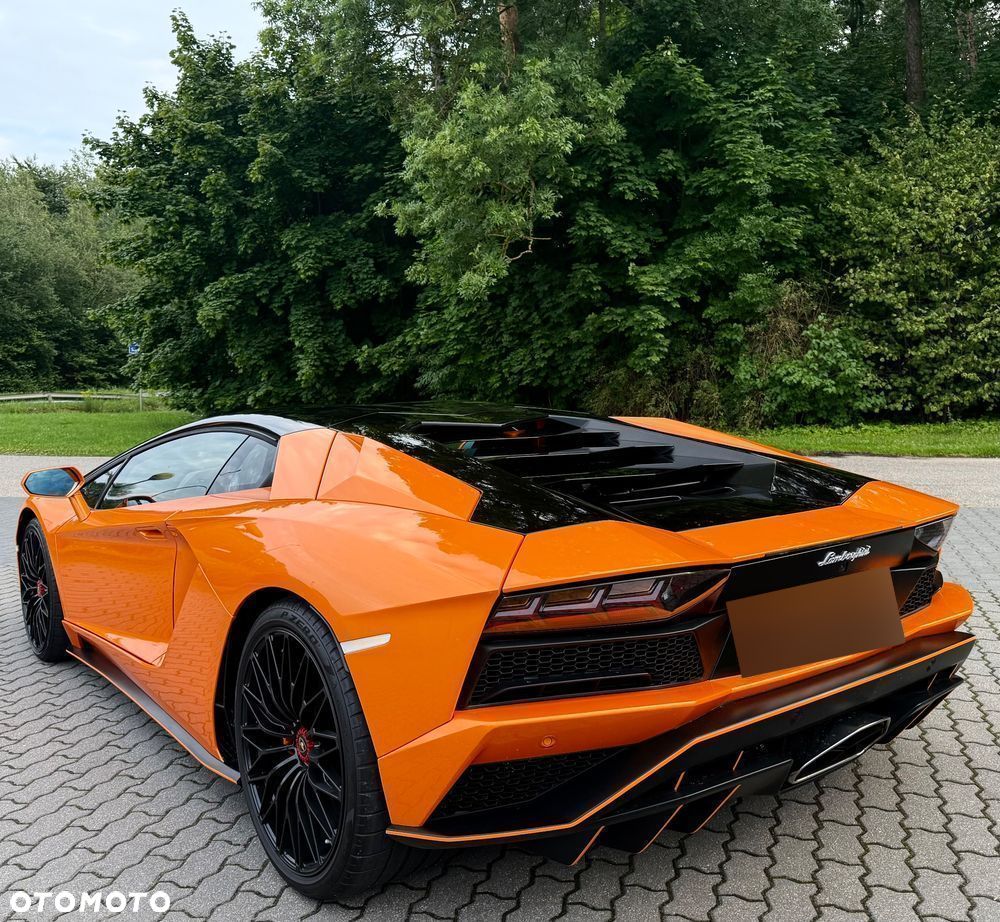 Lamborghini Aventador - 7