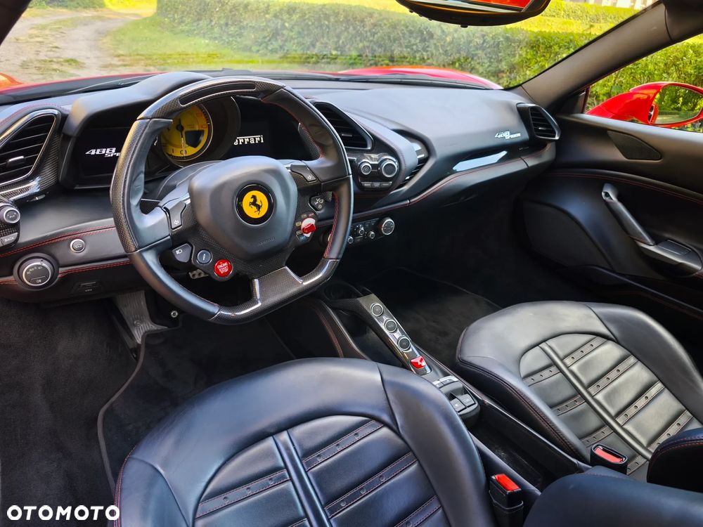 Ferrari 488 - 26