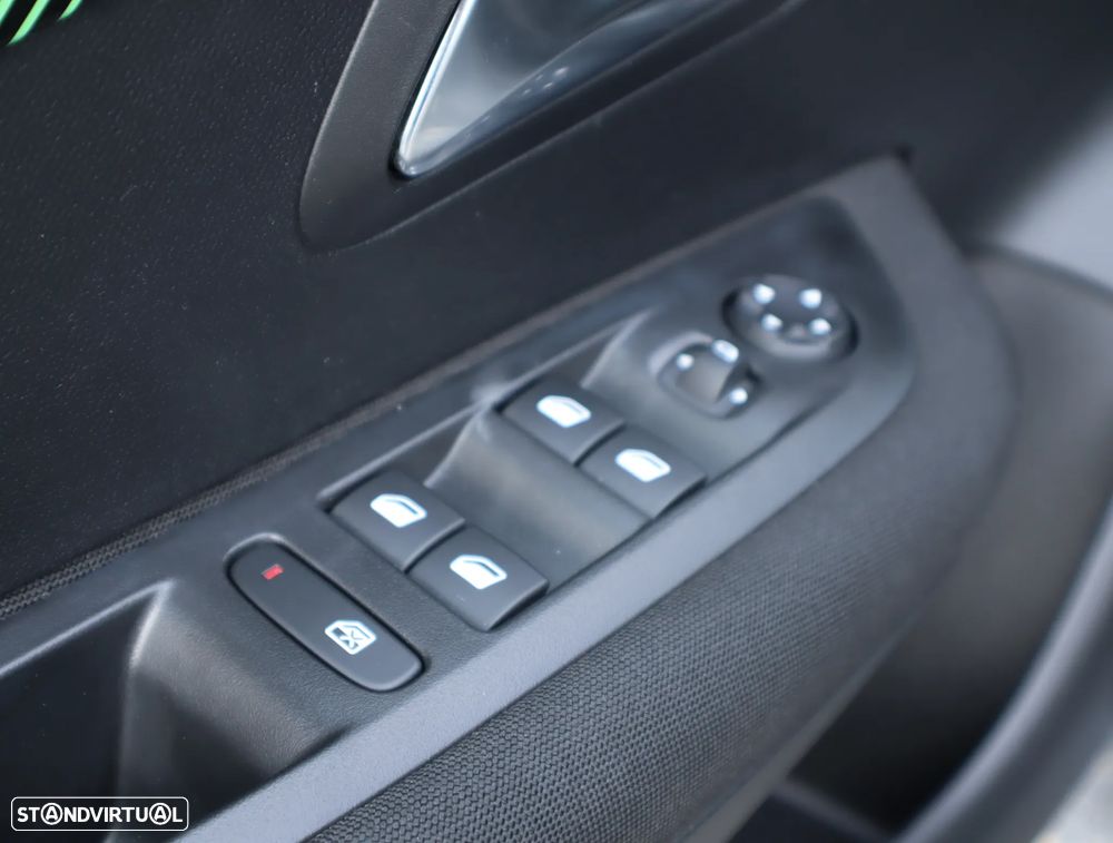 Peugeot 208 1.2 PureTech Active - 27