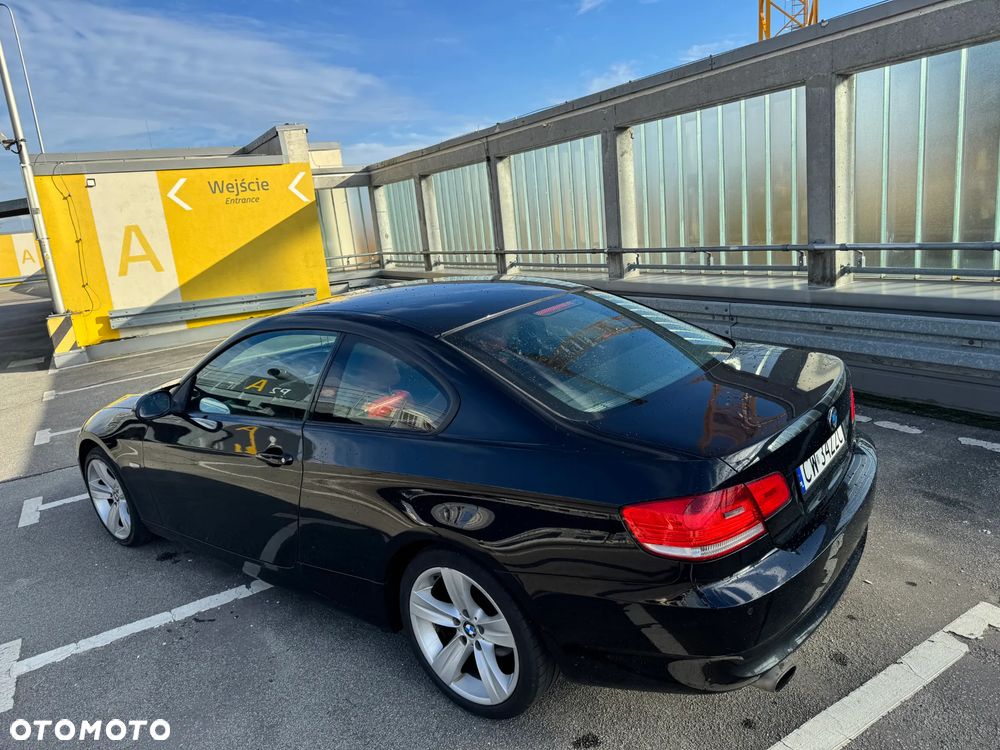BMW 320I 2008 photo 4