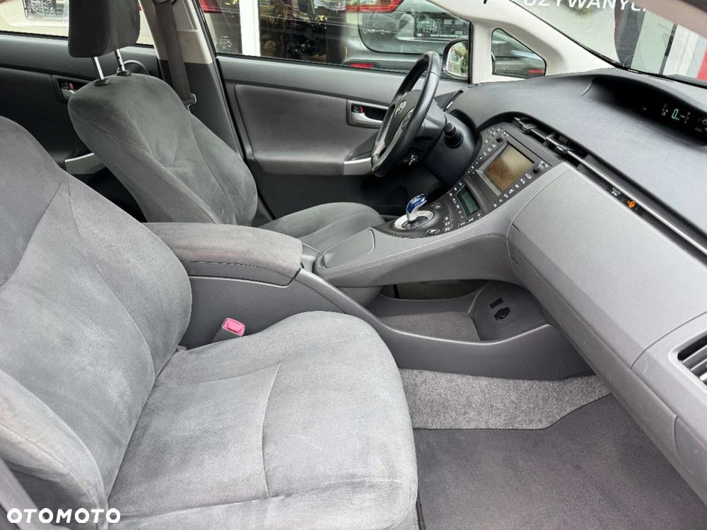 Toyota Prius 1.8 HSD Life - 21