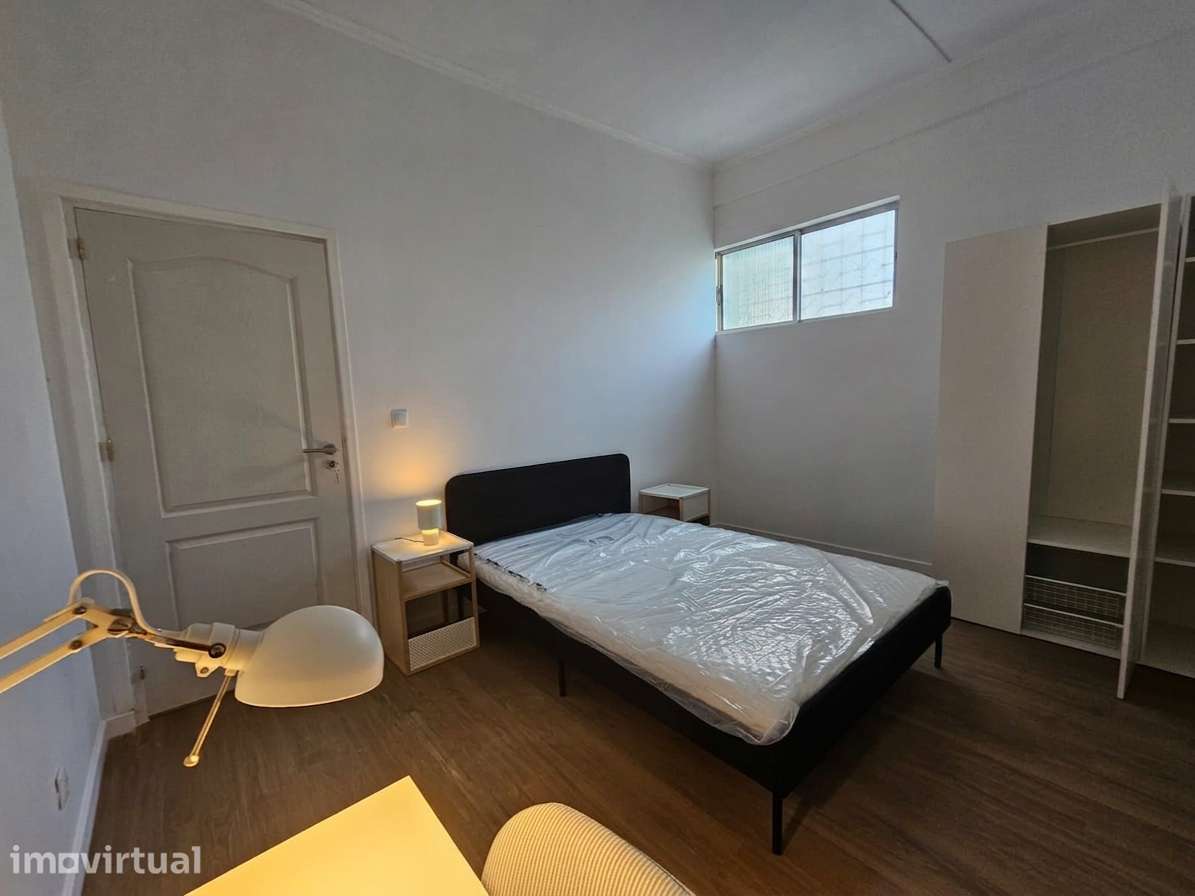 Quarto para arrendar totalmente remodelado a 7min do Metro - Odivelas - Grande imagem: 2/11
